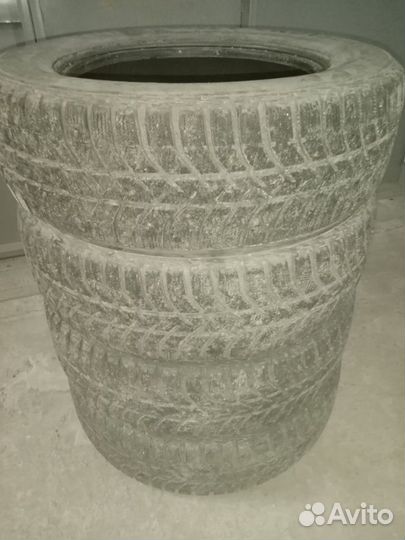 Bridgestone Ice Cruiser 5000 235/65 R17