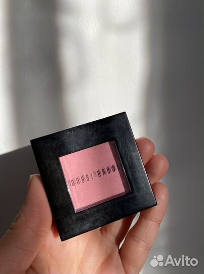 Румяна Bobbi Brawn