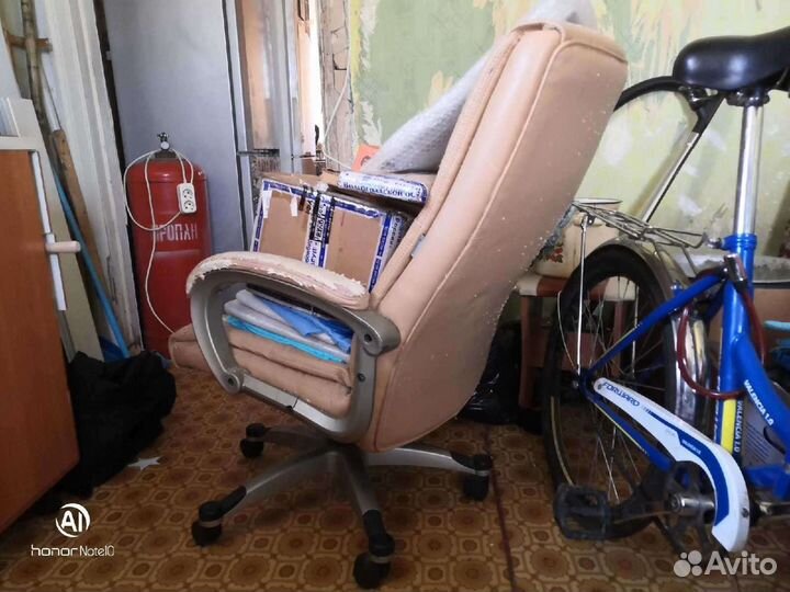 Компьютерное кресло