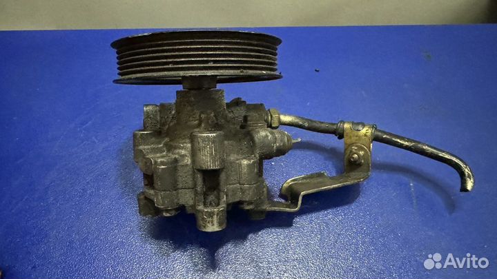 Насос гидроусилителя Toyota Alphard 1MZ