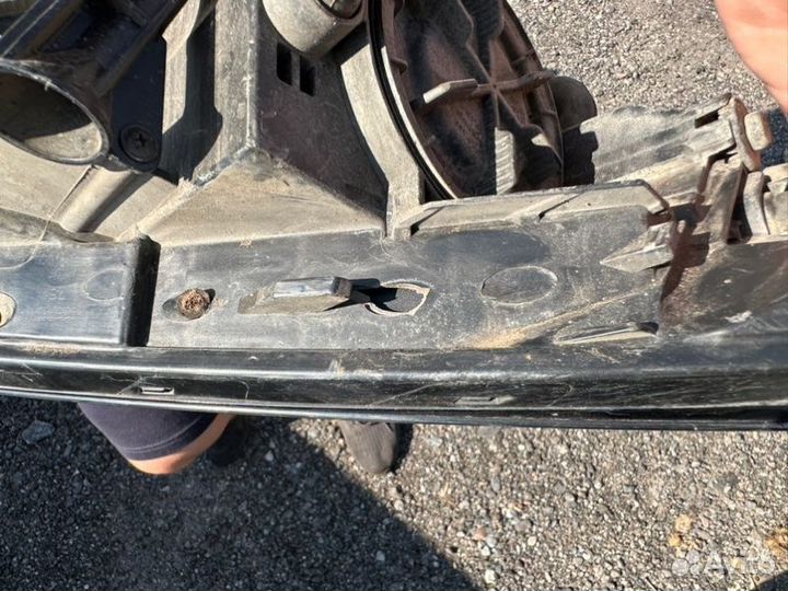 Фара передняя левая Kia Quoris 3.8 G6DK 2013