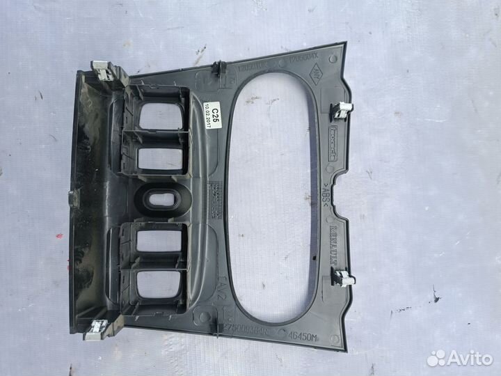 Накладка центральной консоли Renault Logan 2