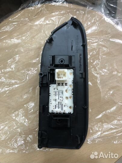 Кнопка стеклоподьемника в сборе prado 150