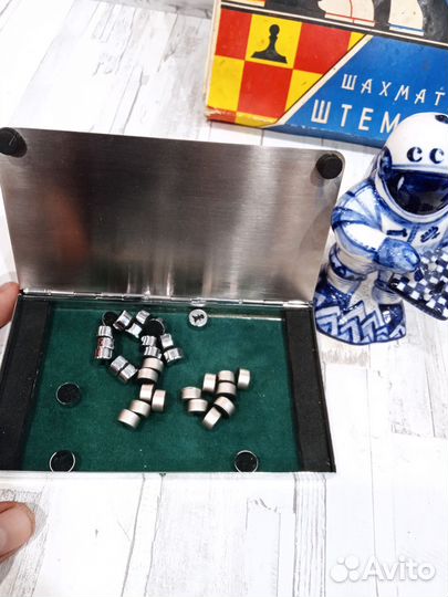 Шахматы магнитные дорожные и шахматные штемпели