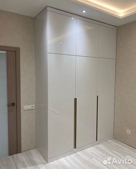 Шкаф распашной современный от производителя