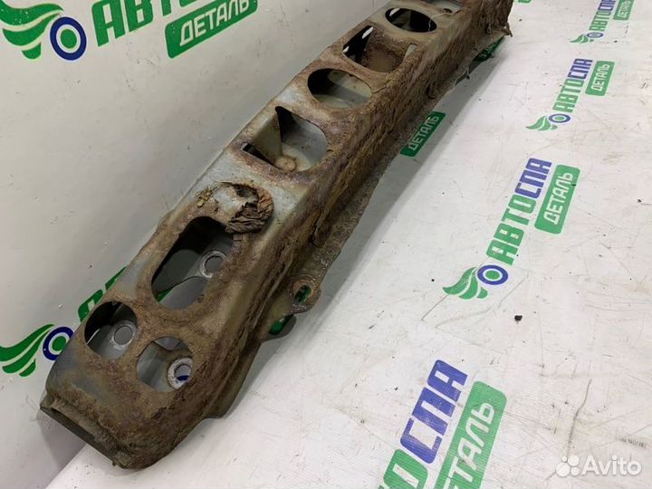 Усилитель бампера передний Toyota Yaris хетчбек