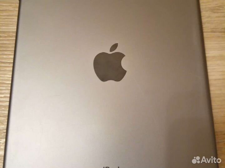 Планшет Apple iPad Air A1474 (на запчасти)