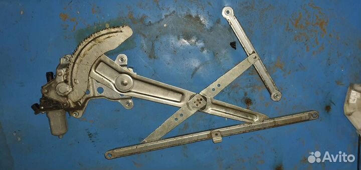 Судзуки SX4 стеклоподъемник