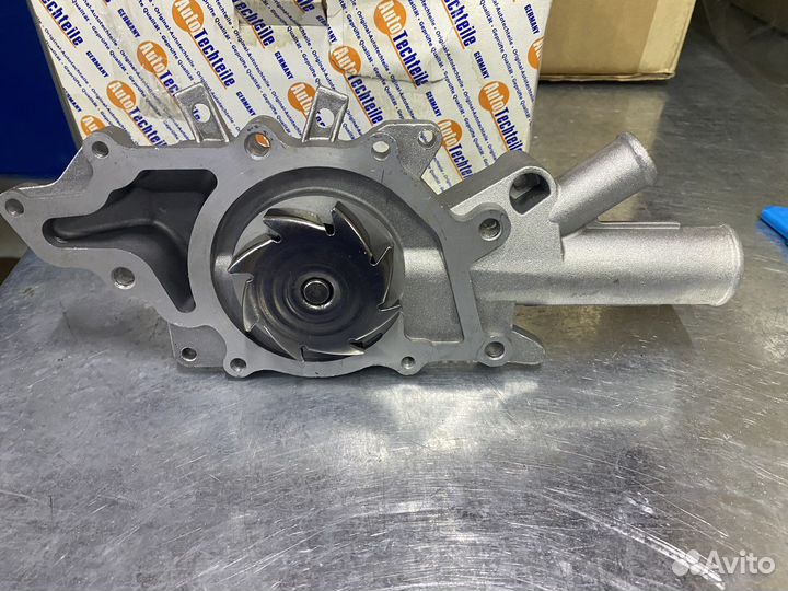 Водяная помпа Mercedes sprinter A6112000501