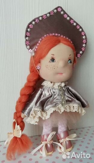 Куколка с кокошником