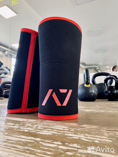 Наколенники