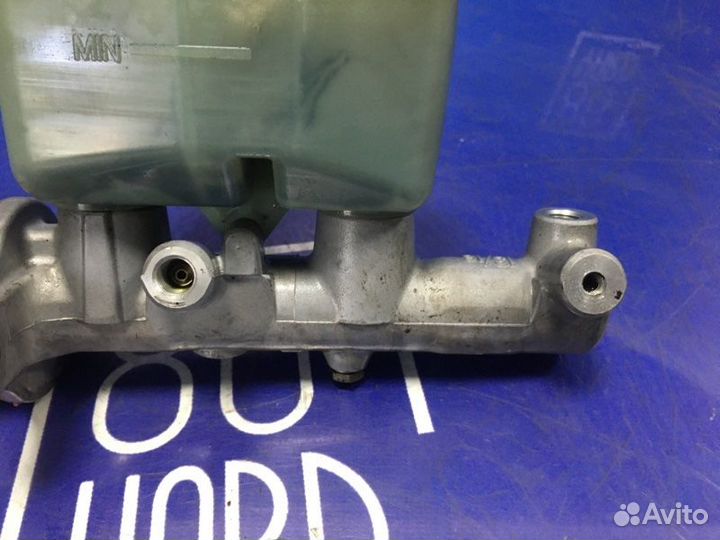 Главный тормозной цилиндр Toyota Land Cruiser