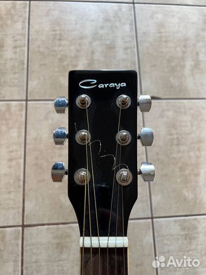 Электроакустическая гитара Caraya