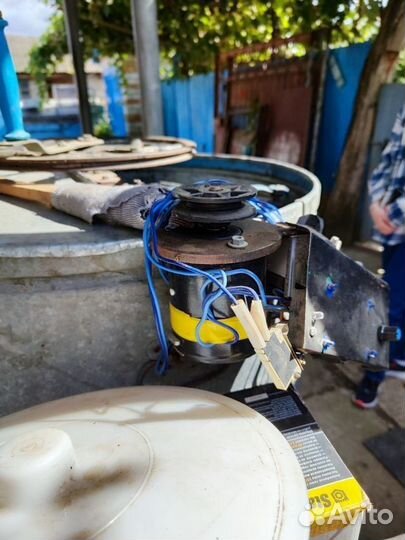 Медогонка 4-х рамочная электрическая