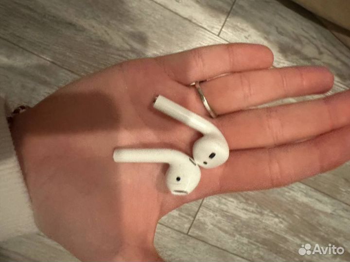 Беспроводные наушники apple airpods 1