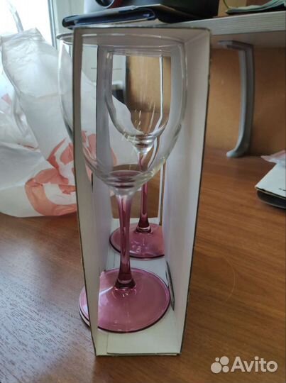 Бокалы для вина новые