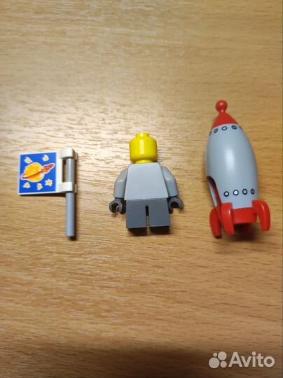 Лего минифигурка 17 серия ракета
