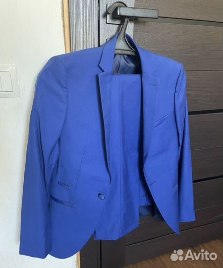 Костюм мужской синий 42 размер