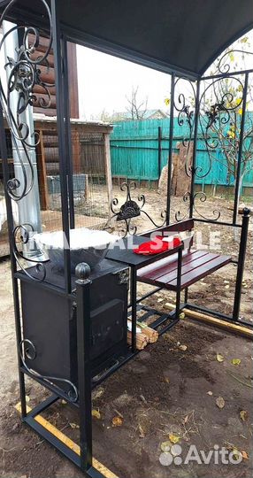 Мангал с крышей