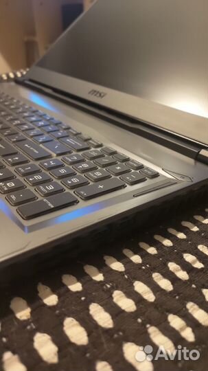 Игровой ноутбук MSI Leopard GP75 10SFK