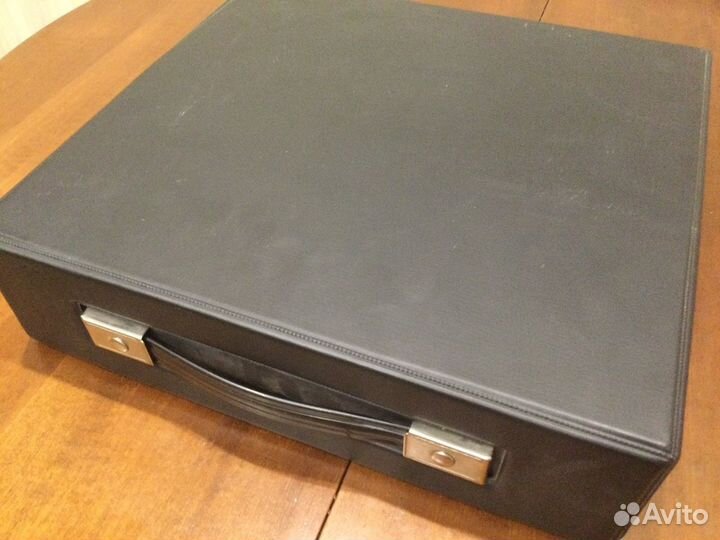 Пишущая машинка unis