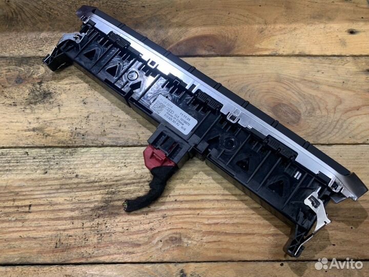 Кнопка аварийной сигнализации Audi A3 8V 8V0925301PJ