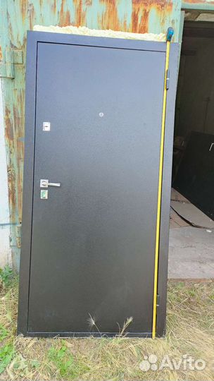 Дверь входная металлическая