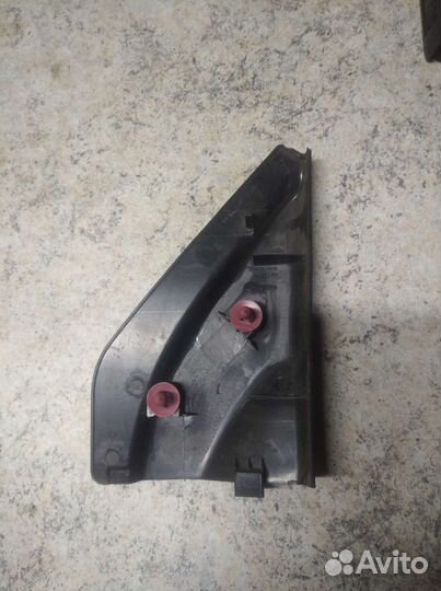Заглушка зеркала внутренняя левая Джимни