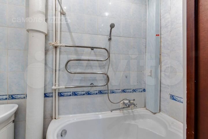 3-к. квартира, 67,9 м², 2/4 эт.