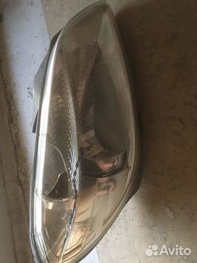 Фара левая и правая для Fabia 2 Разбито стекло
