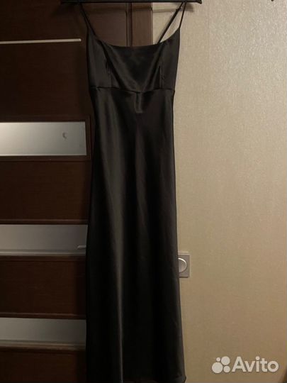 Атласное платье