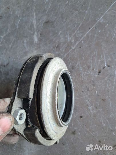 Опора амортизатора Volkswagen Passat B6