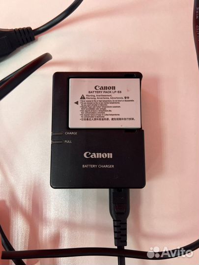 Зеркальный фотоаппарат Сanon eos 550d