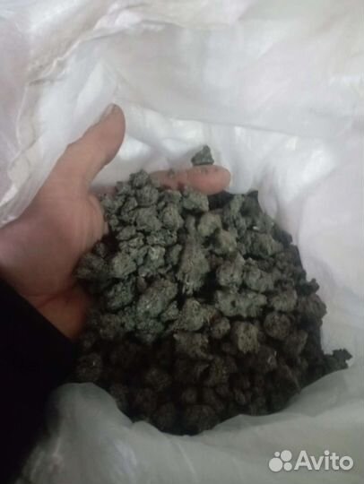 Жмых подсолнечника. Для добавки в корм животным