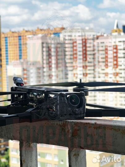 Квадрoкоптeр fpv пиpaнья 10 дюймов