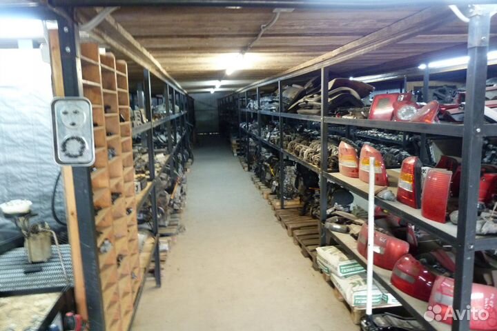 Поводок стеклоочистителя задний Volkswagen Sharan