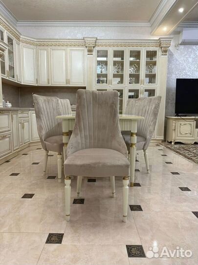 Кухонный стол. Доставка по всей России