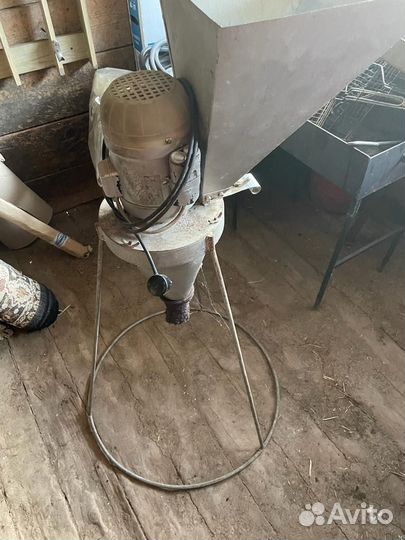 Крупорушка зернодробилка кормоизмельчитель