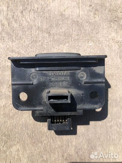 Кнопка крышки багажника Lexus Ls600Hl UVF46