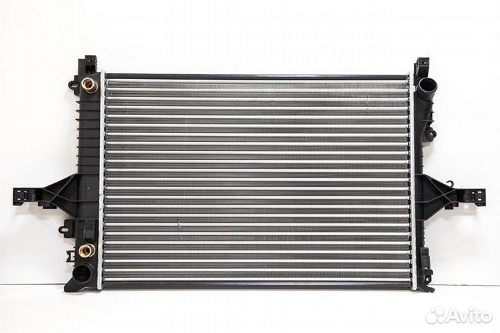 Радиатор охлаждения Volvo S80