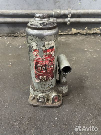 Домкрат бутылочный 5т