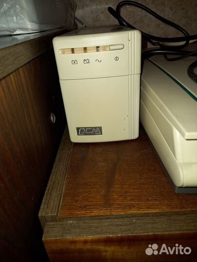 Блок бесперебойного питания KIN-425A компьютера