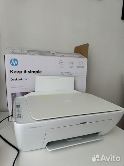 Цветной струйный принтер/сканер HP Deskjet 2700