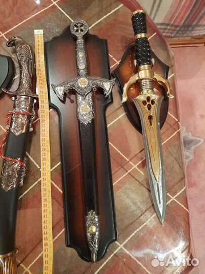 Коллекция стилизованного под старину оружия