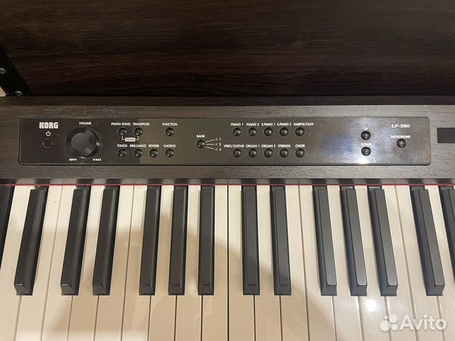 Компактное цифровое пианино Korg LP-380 BK объявление продам