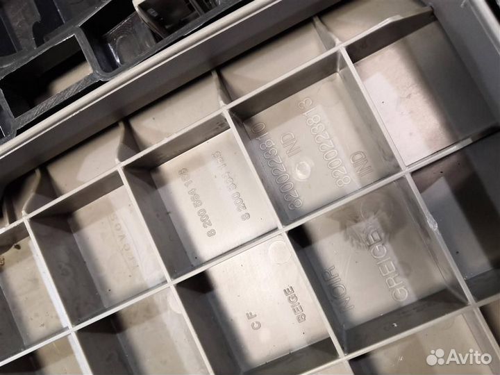 Крышка Рено Сценик 2