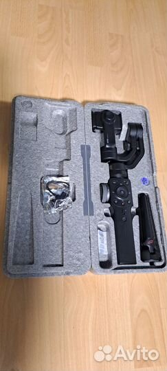Стабилизатор для телефона Zhiyun Smooth 4