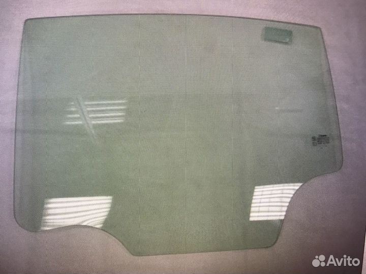 Стекло передней. Задней двери. Chevrolet Cruze сед