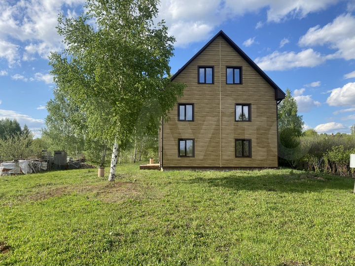 Коттедж 231 м² на участке 8 сот.