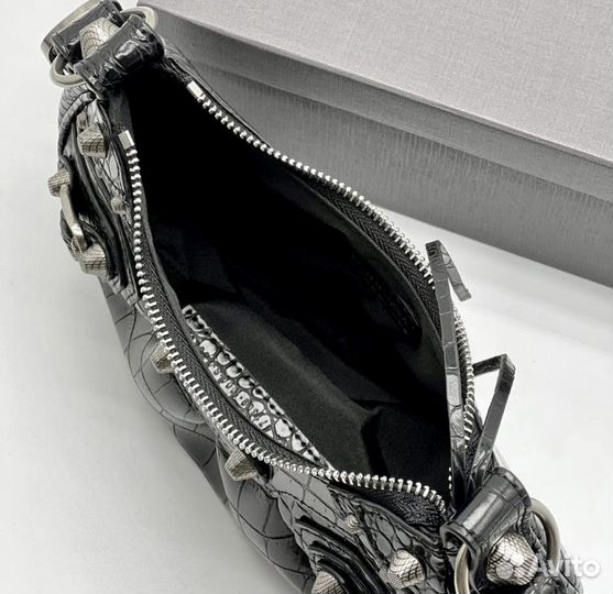 Balenciaga le cagole xs black leather